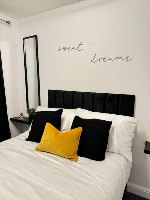 Luxury Cozy 3 Bed Apartment 5Mins From City - Free Parking! Nottingham Zewnętrze zdjęcie