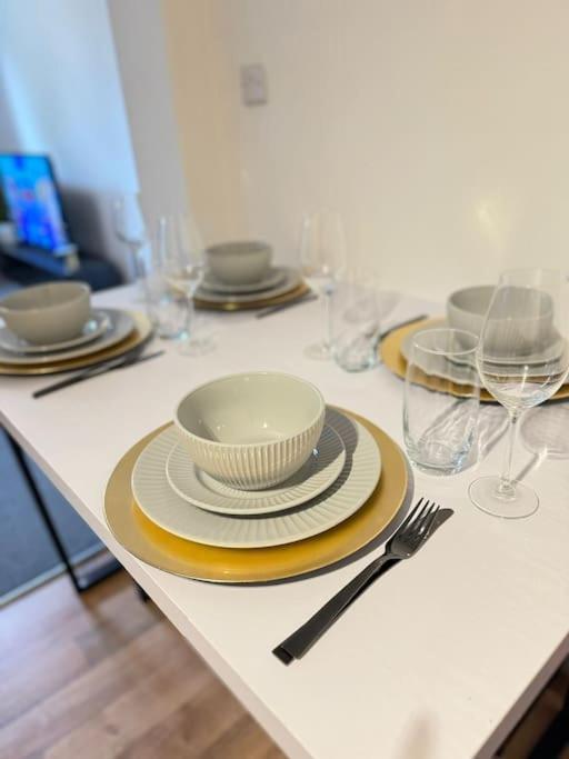 Luxury Cozy 3 Bed Apartment 5Mins From City - Free Parking! Nottingham Zewnętrze zdjęcie