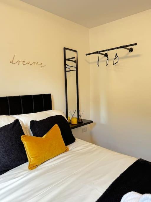Luxury Cozy 3 Bed Apartment 5Mins From City - Free Parking! Nottingham Zewnętrze zdjęcie